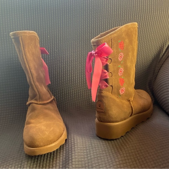 BearPaw “Carly” Shearling Boot Nubuck - Picture 8 of 15